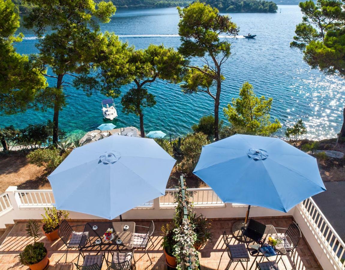 Apartments Velo Lago Lastovo Exterior photo