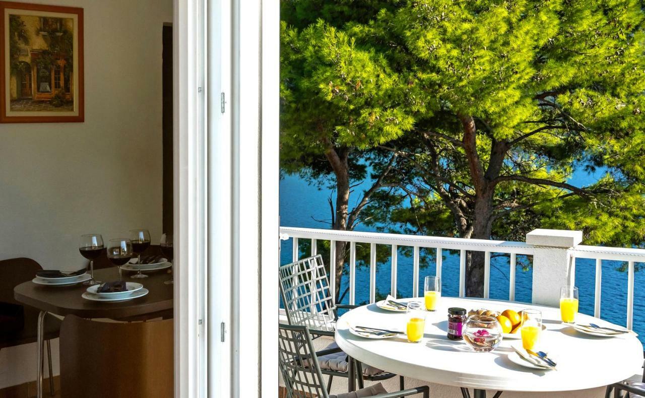 Apartments Velo Lago Lastovo Exterior photo