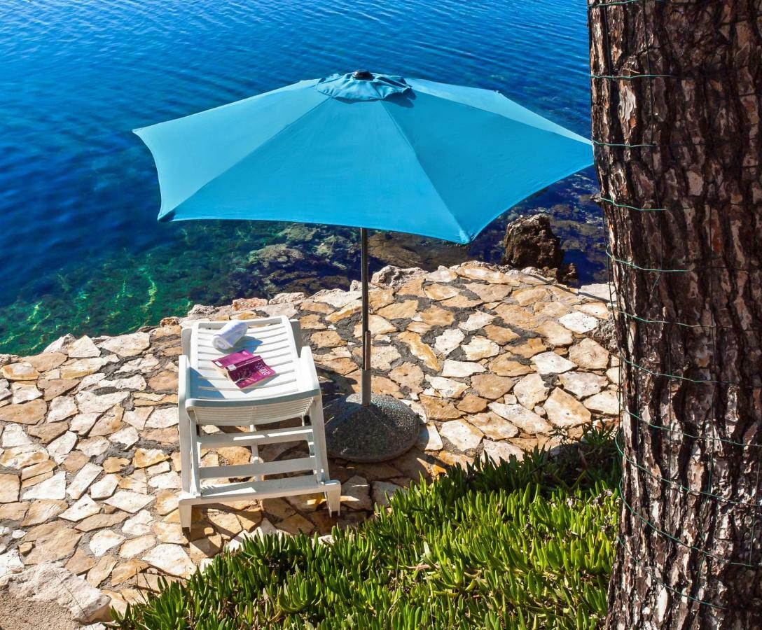 Apartments Velo Lago Lastovo Exterior photo